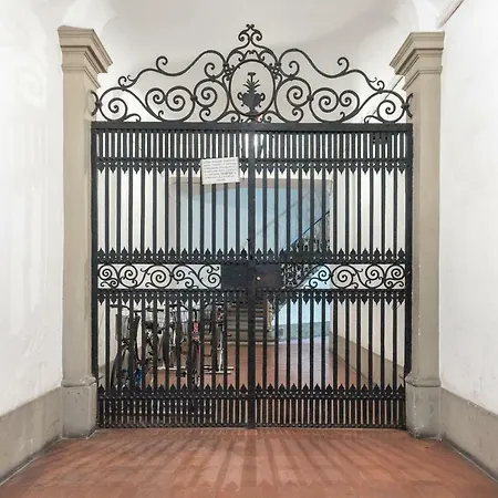 Via Dei Benci Firenze